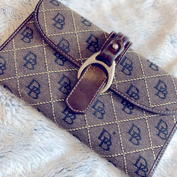 Vintage Dooney & Bourke Wallet